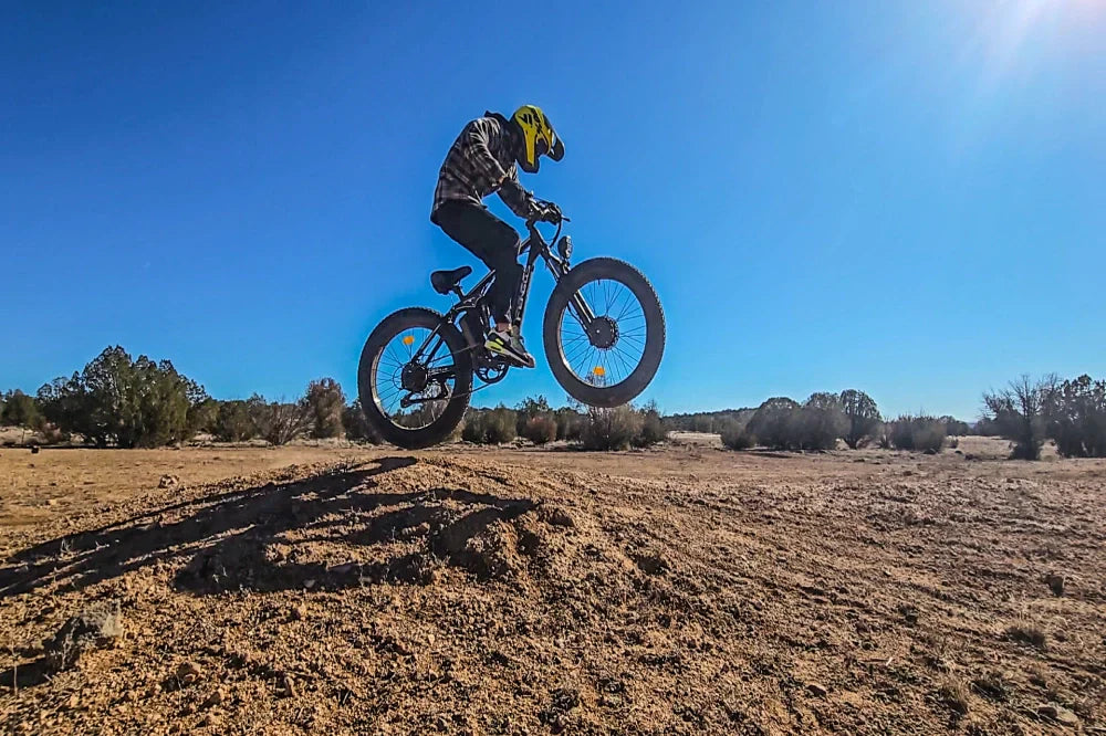 Hub Motor vs Mid-Drive Motor: Which One Actually Fits Your Riding Style?